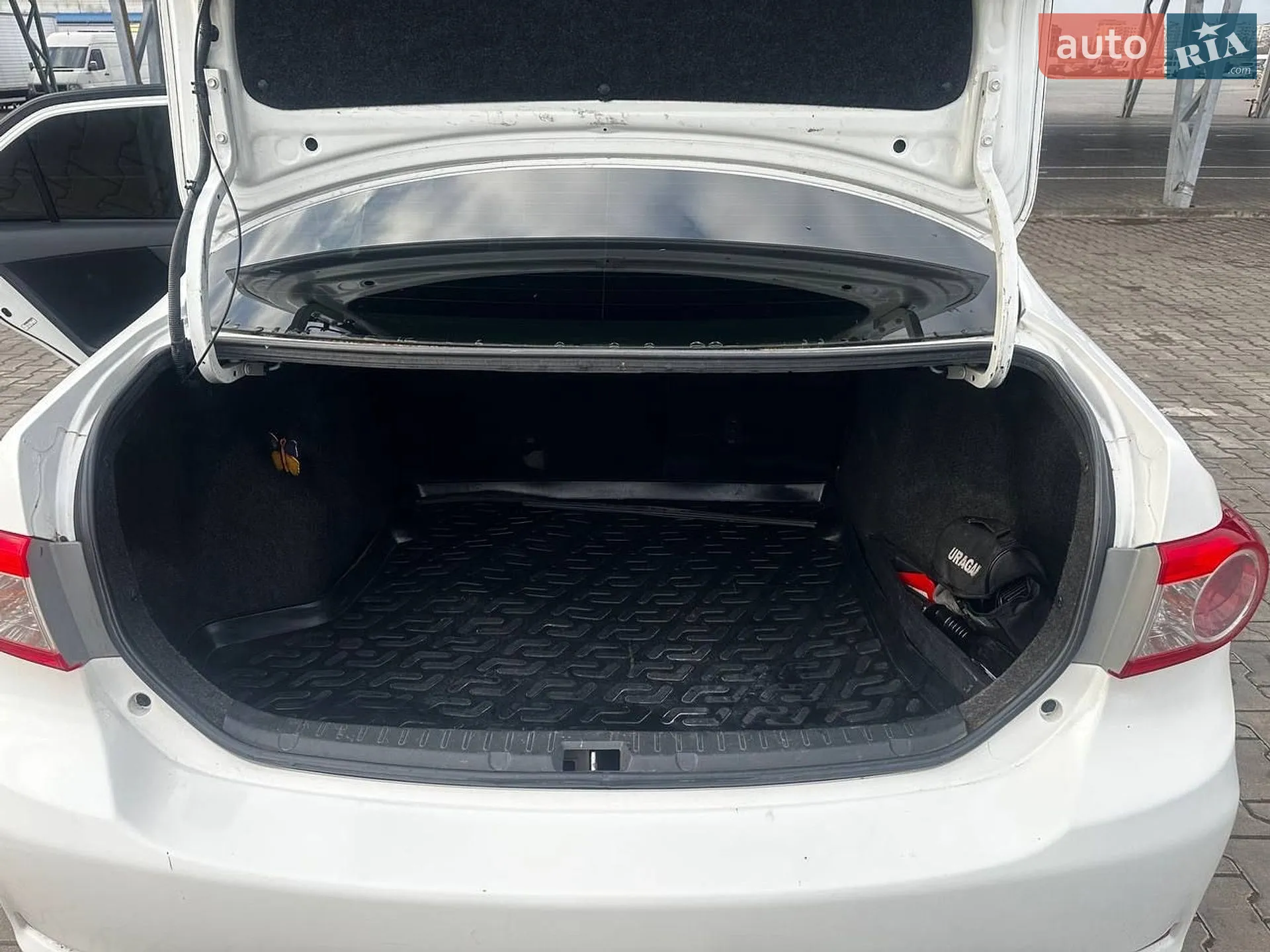 2011 Toyota Corolla - мініатюра 2