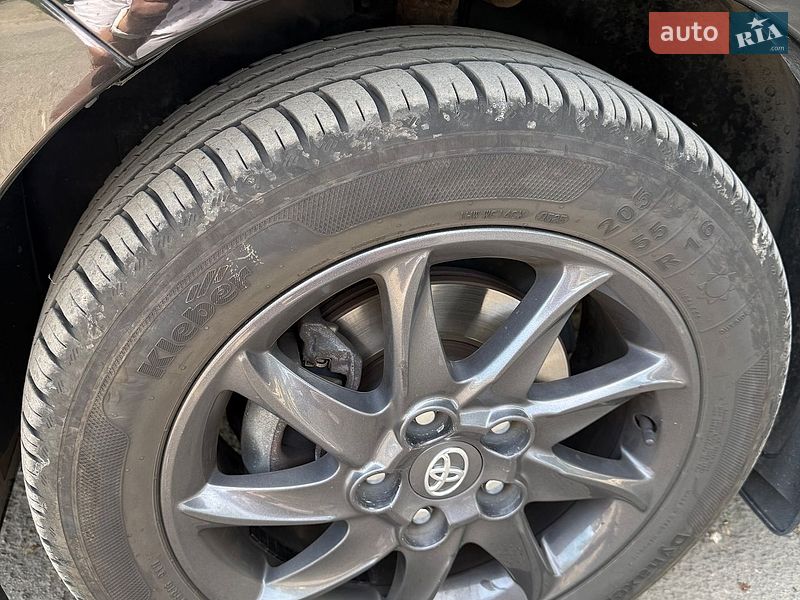 Седан Toyota Corolla 2016 в Тернополе