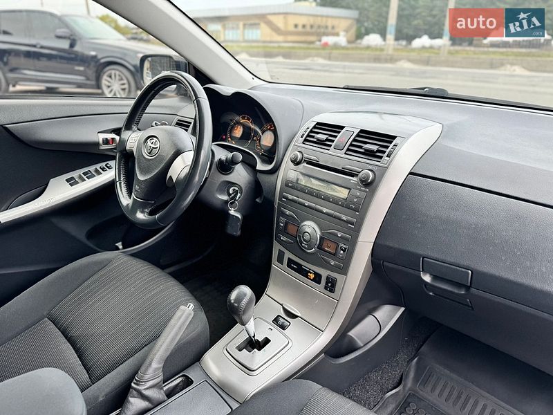 Седан Toyota Corolla 2008 в Днепре