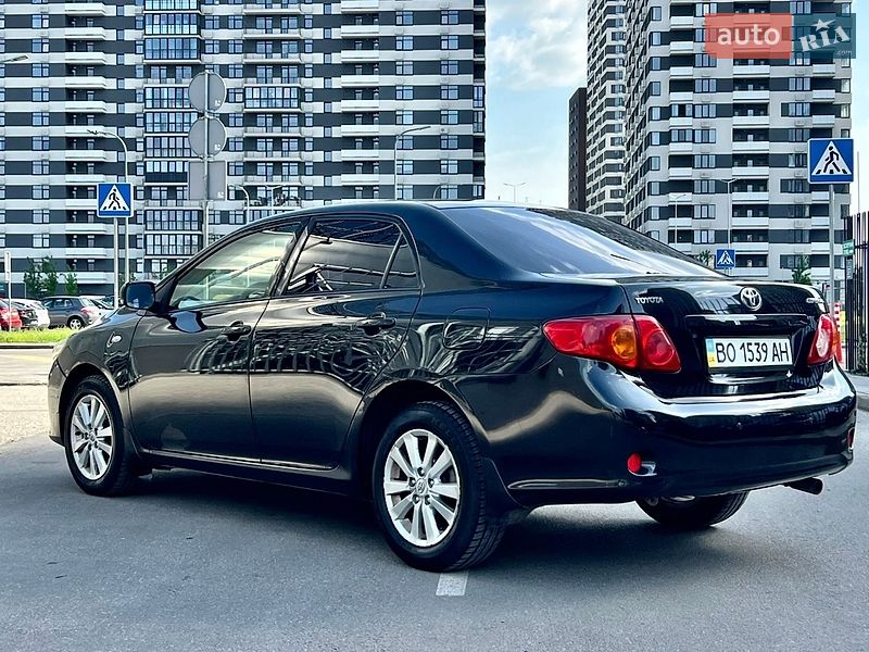 Седан Toyota Corolla 2008 в Киеве