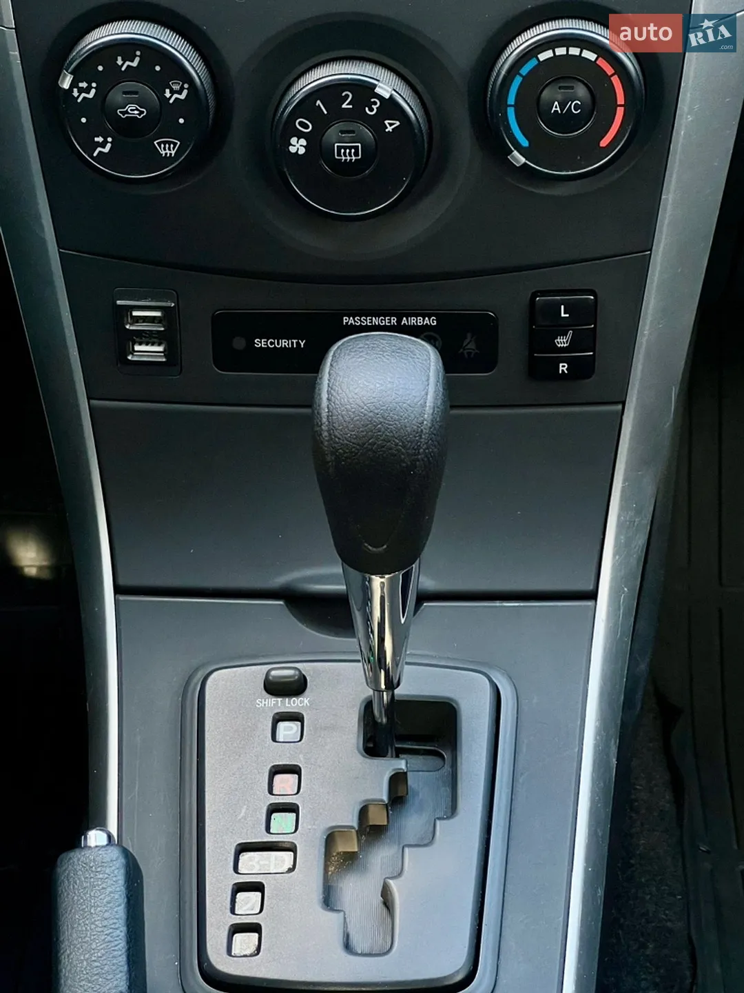 2011 Toyota Corolla - мініатюра 25