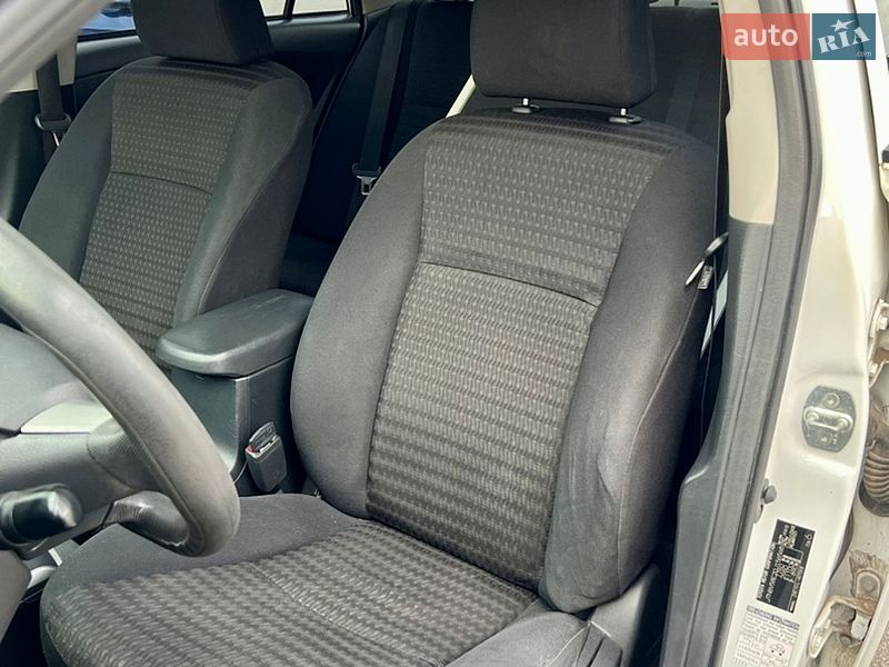 Седан Toyota Corolla 2011 в Харькове