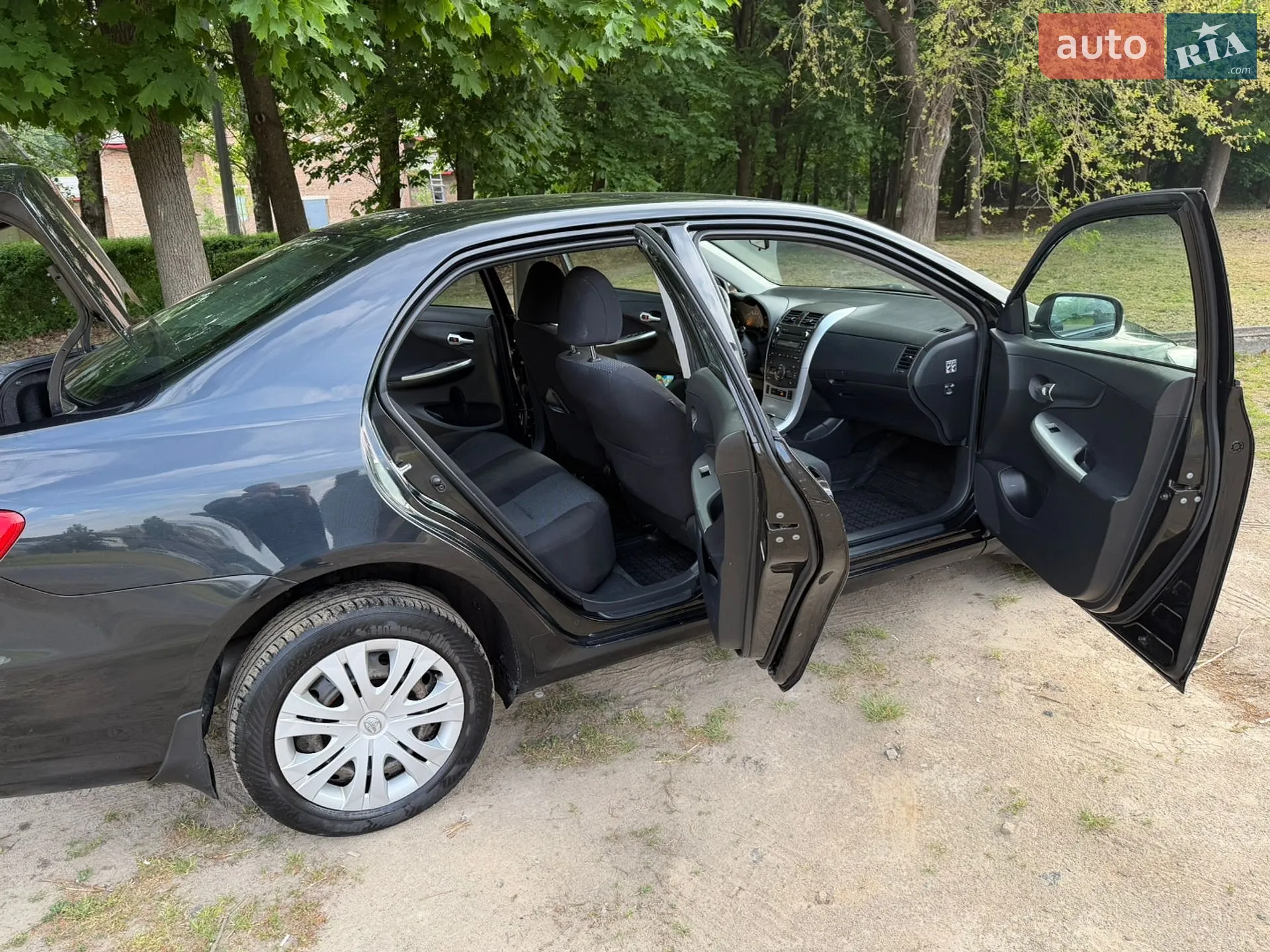 2010 Toyota Corolla - мініатюра 17