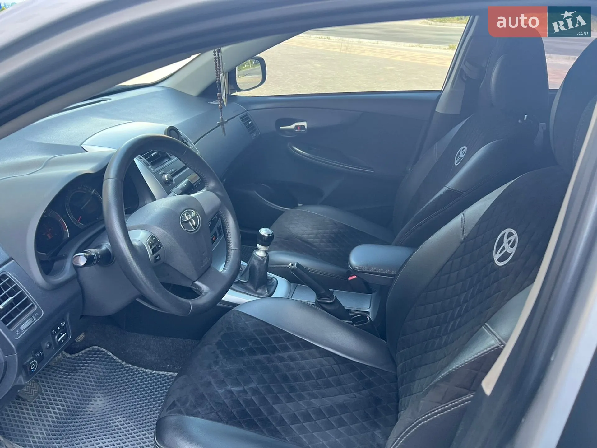 2011 Toyota Corolla - мініатюра 16