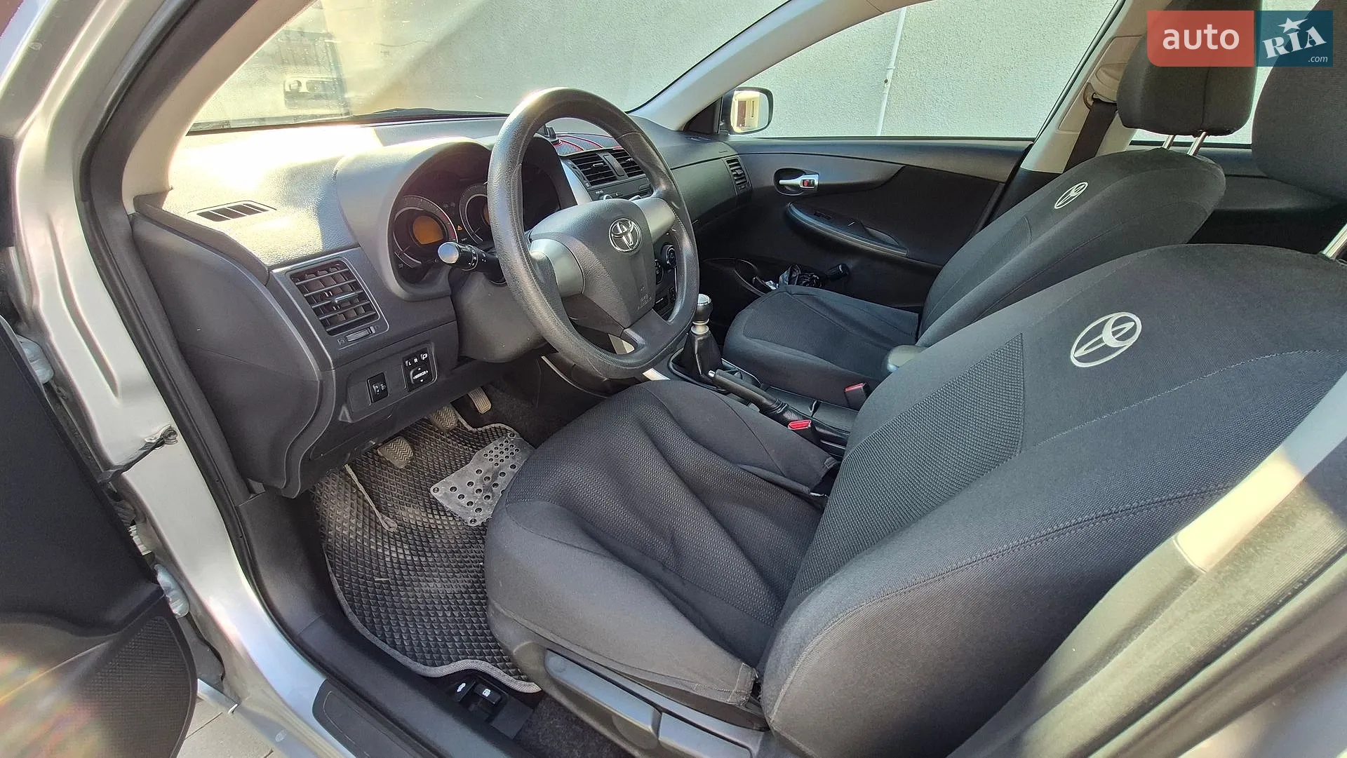 2011 Toyota Corolla - мініатюра 6