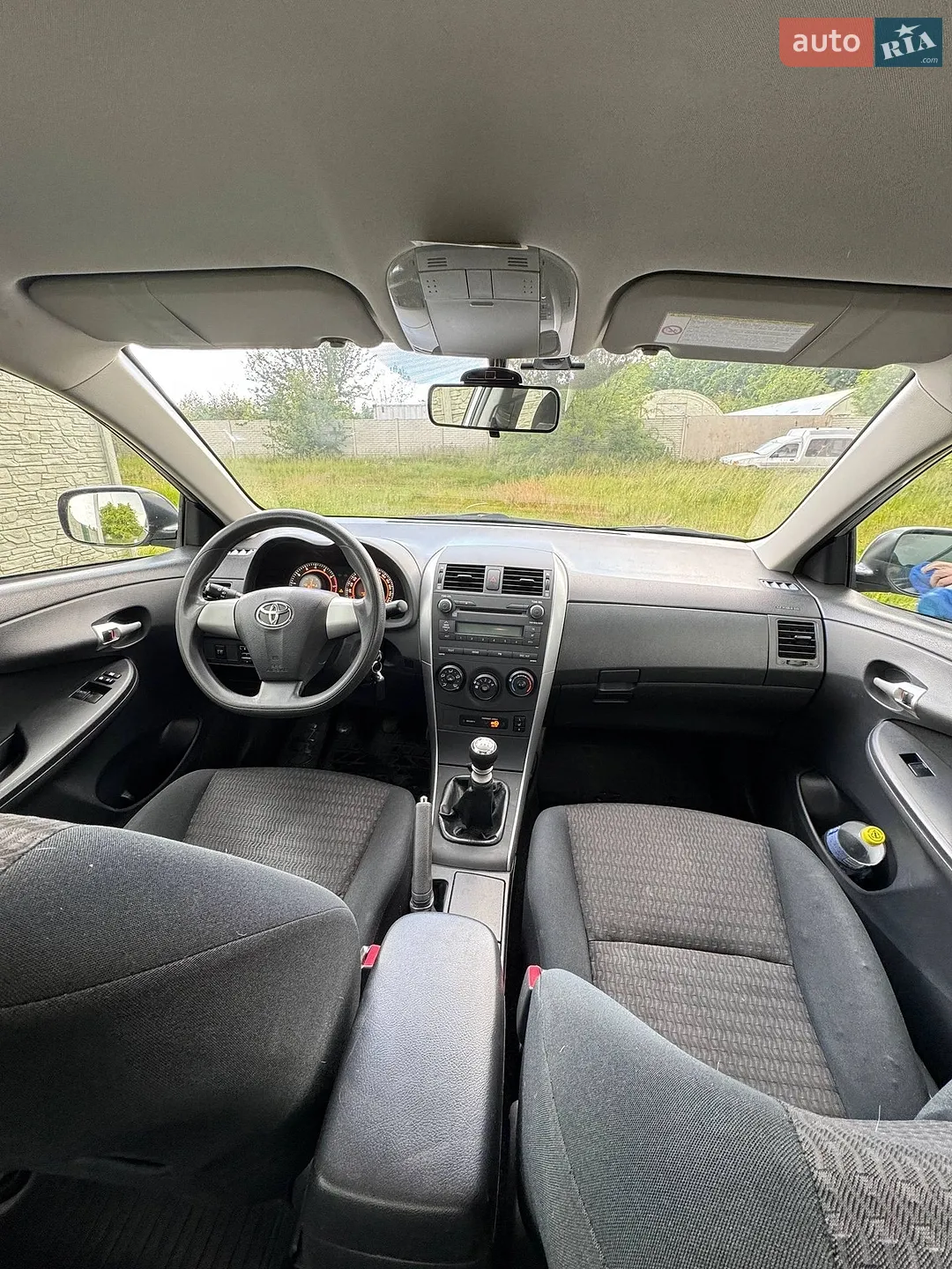 2010 Toyota Corolla - мініатюра 18