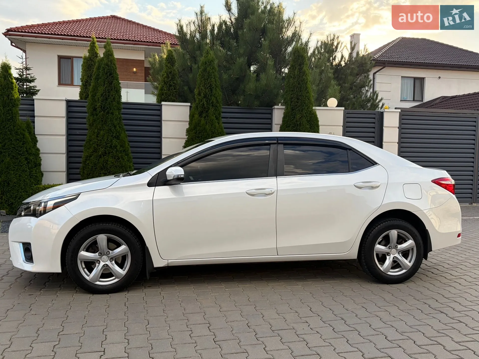 2013 Toyota Corolla - мініатюра 9