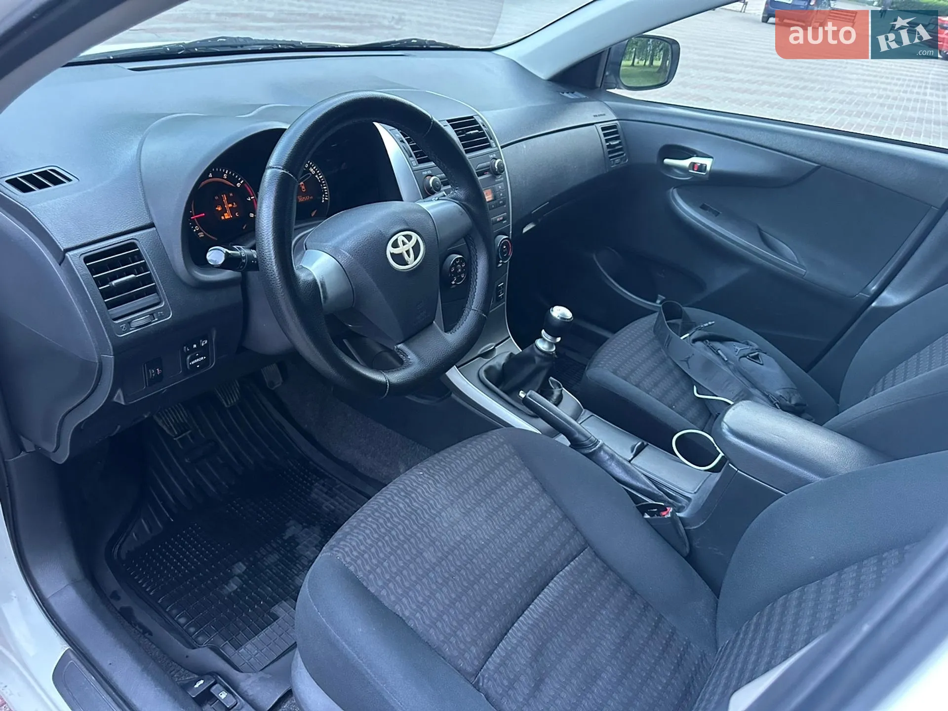 2011 Toyota Corolla - мініатюра 17