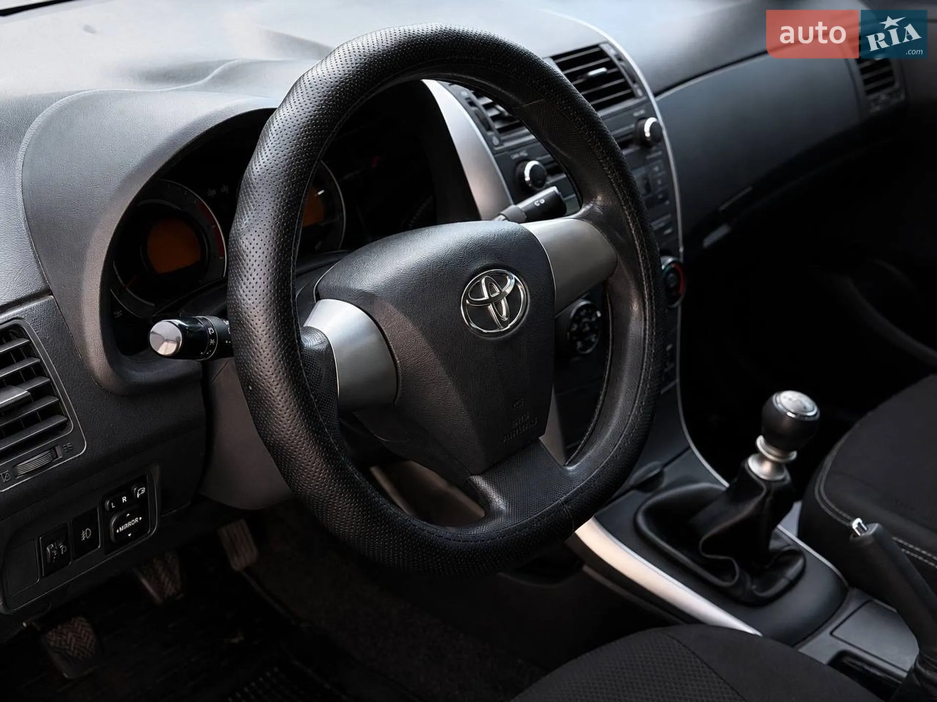 2010 Toyota Corolla - мініатюра 11