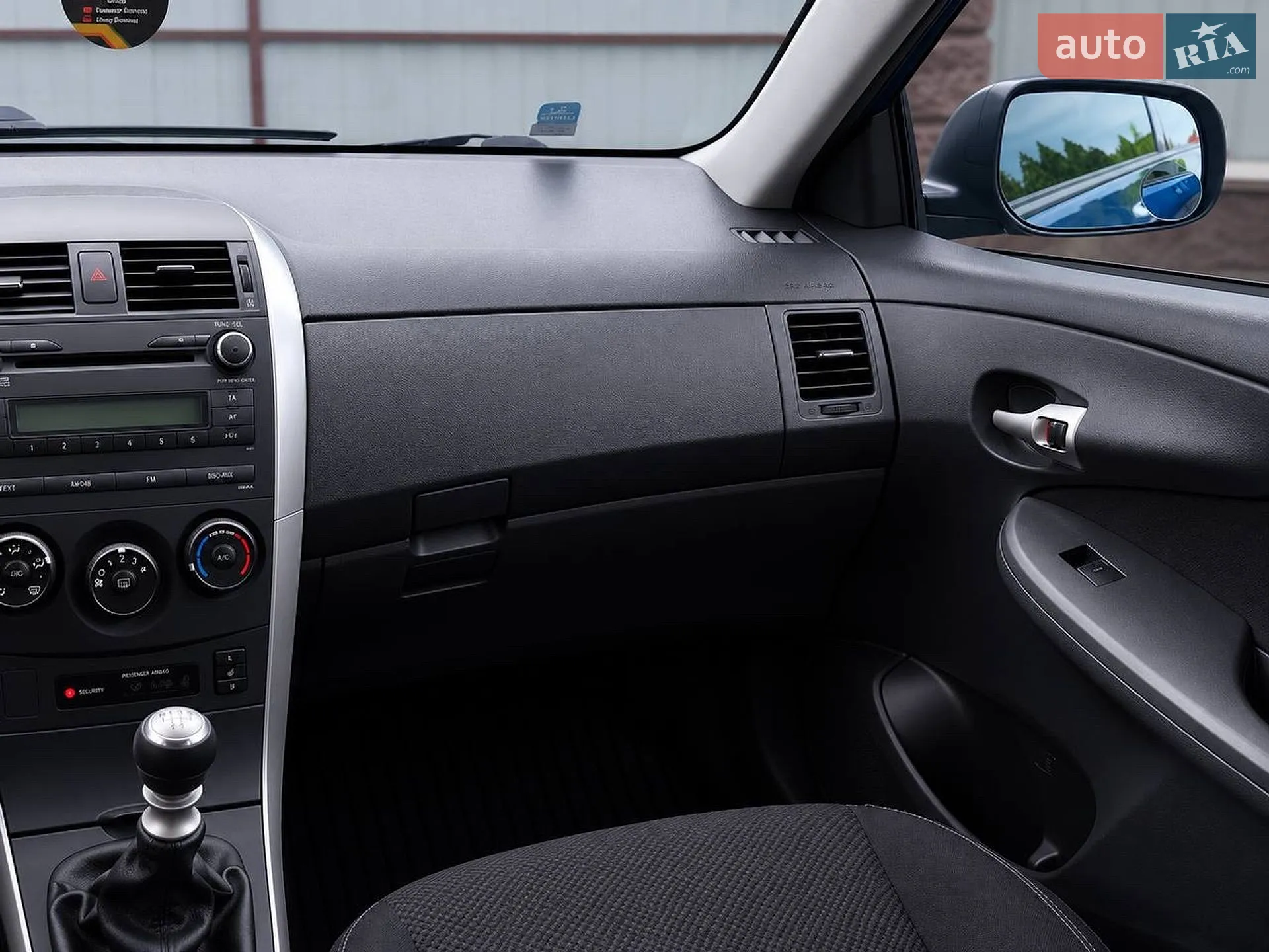2010 Toyota Corolla - мініатюра 21