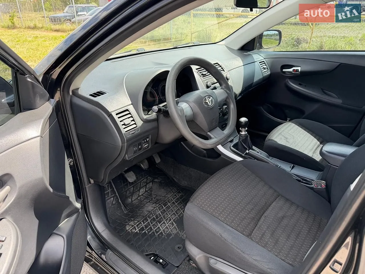 2010 Toyota Corolla - мініатюра 5