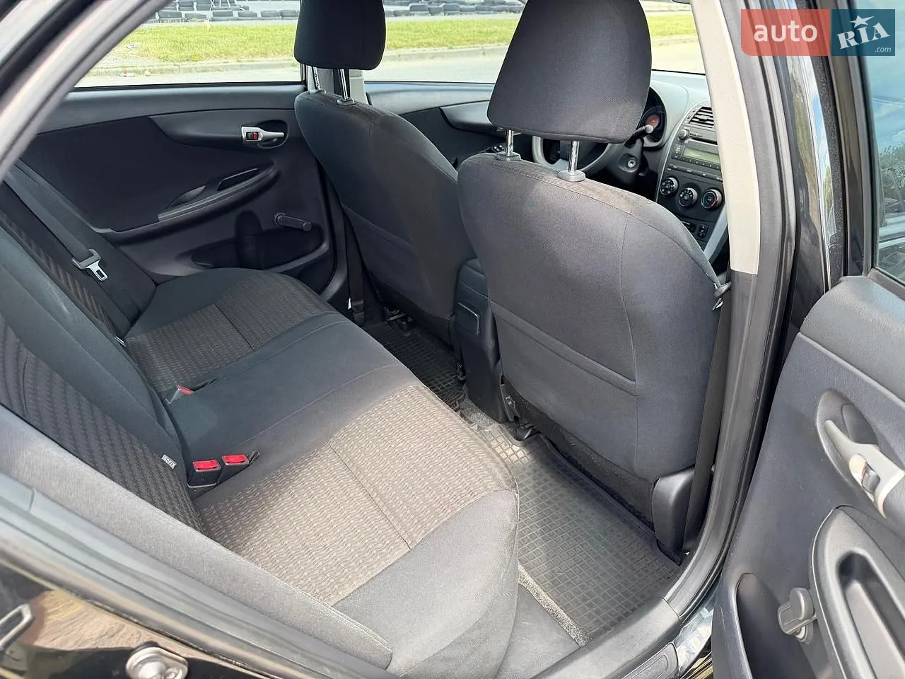 2010 Toyota Corolla - мініатюра 14