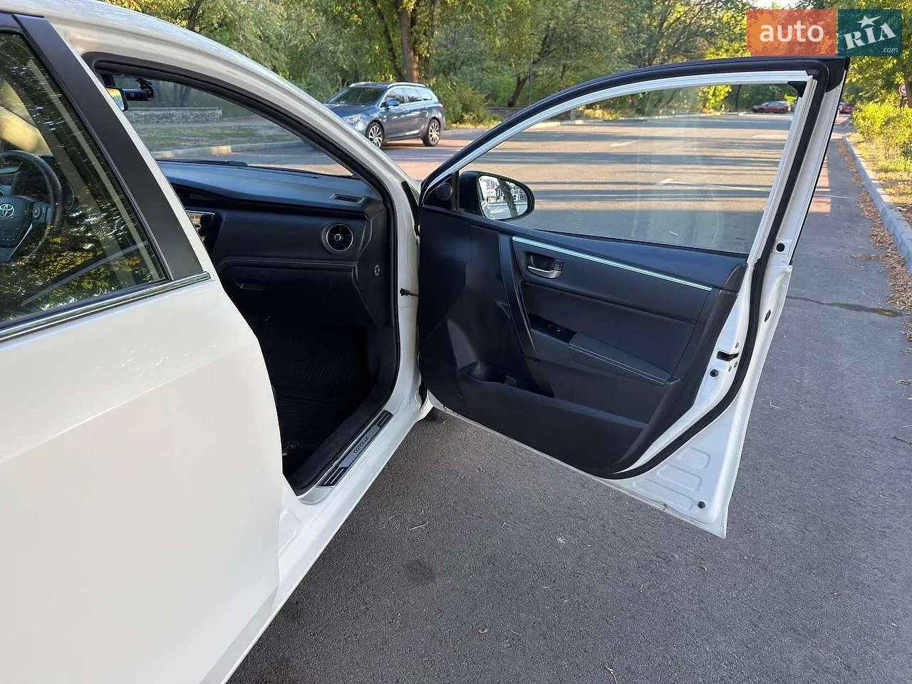 2016 Toyota Corolla - мініатюра 11
