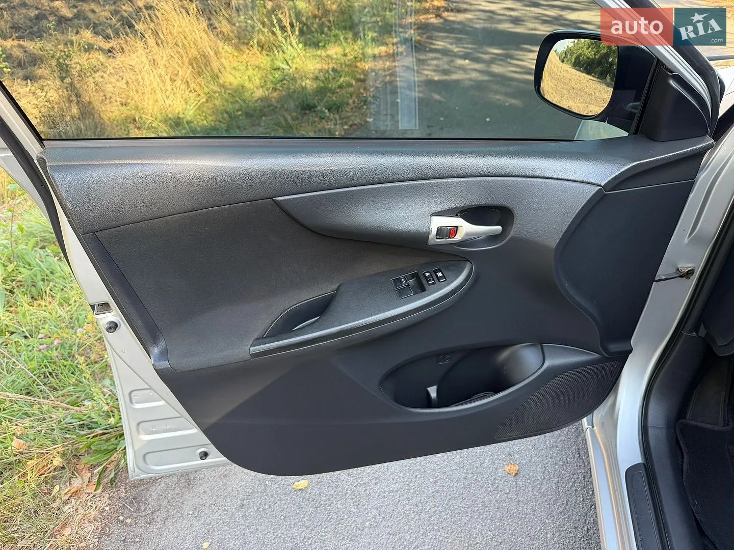 2010 Toyota Corolla - мініатюра 6
