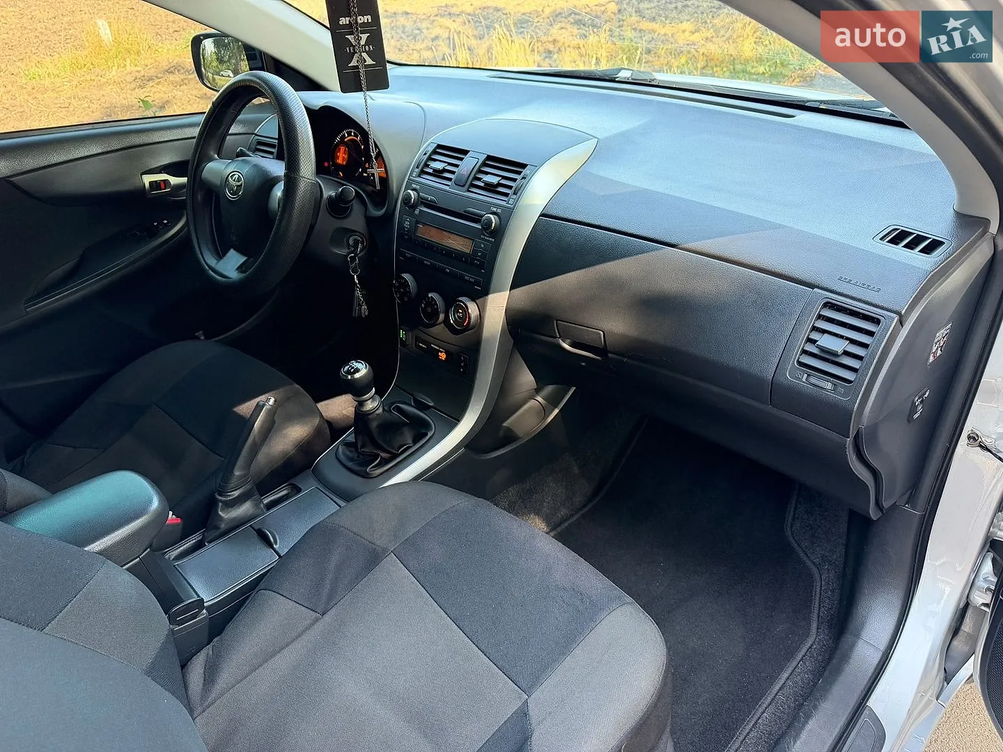 2010 Toyota Corolla - мініатюра 13