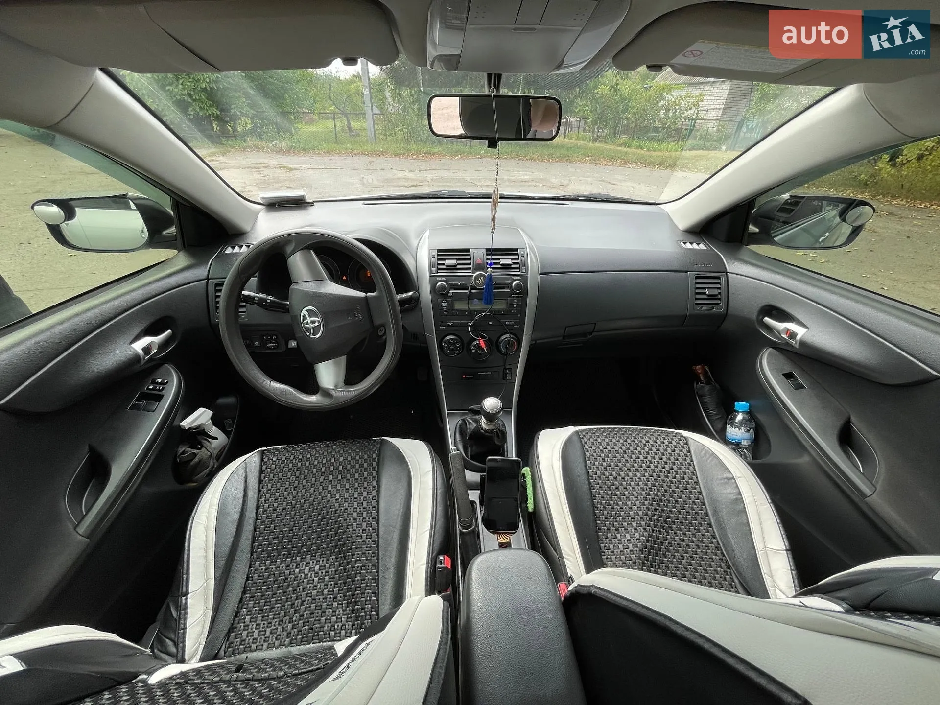 2010 Toyota Corolla - мініатюра 6