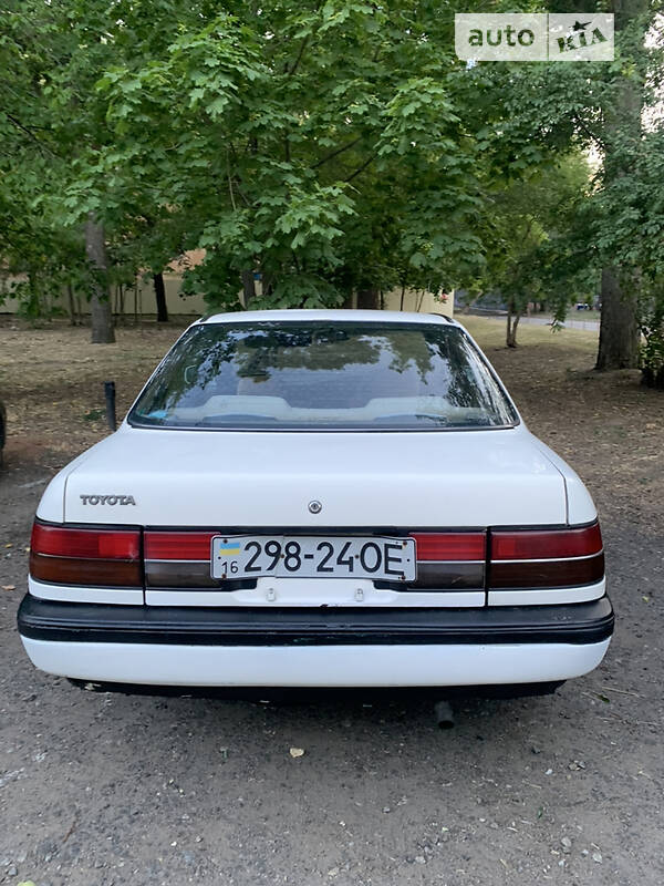 Седан Toyota Corona 1989 в Одессе
