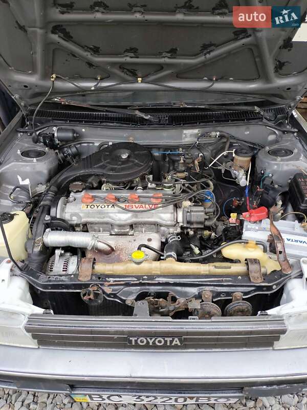 Лифтбек Toyota Corona 1989 в Бориславе