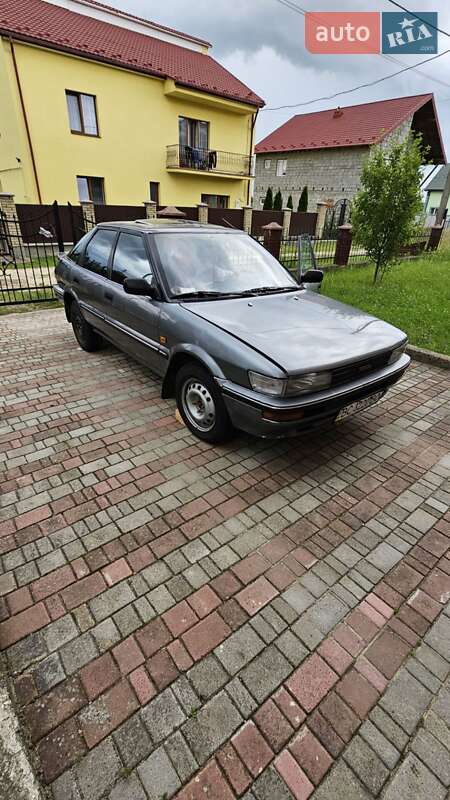 Лифтбек Toyota Corona 1989 в Бориславе