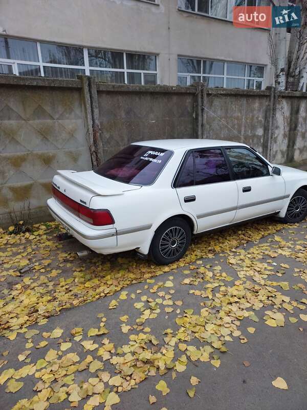 Седан Toyota Corona 1991 в Білгороді-Дністровському
