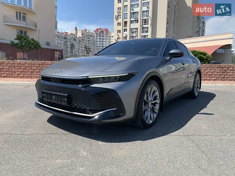 Toyota Crown 2023