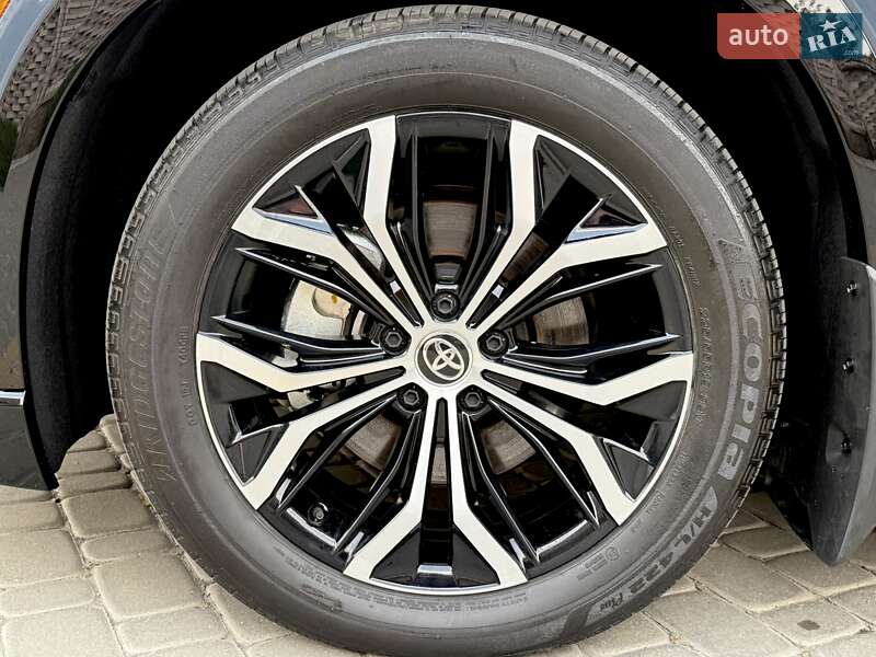 Позашляховик / Кросовер Toyota Crown 2024 в Вінниці