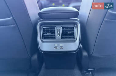 Внедорожник / Кроссовер Toyota Crown 2024 в 