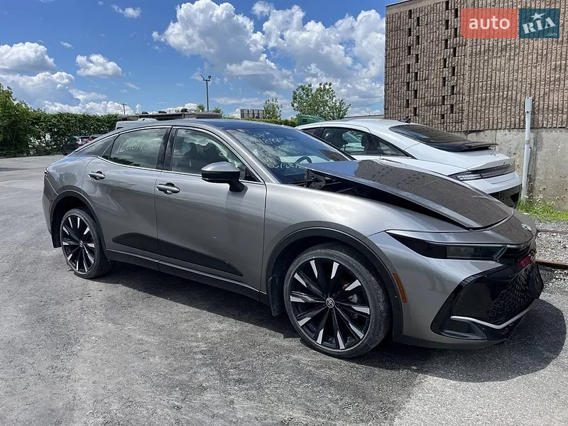 Toyota Crown 2023