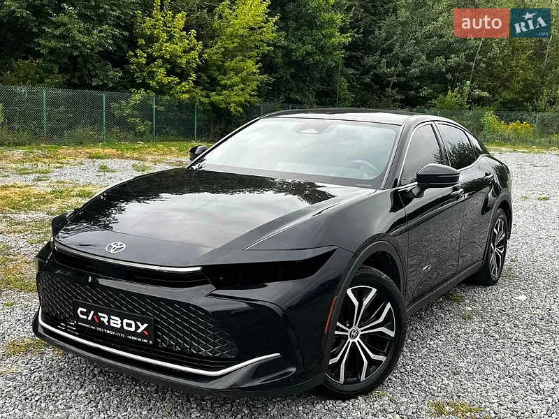 Toyota Crown 2023
