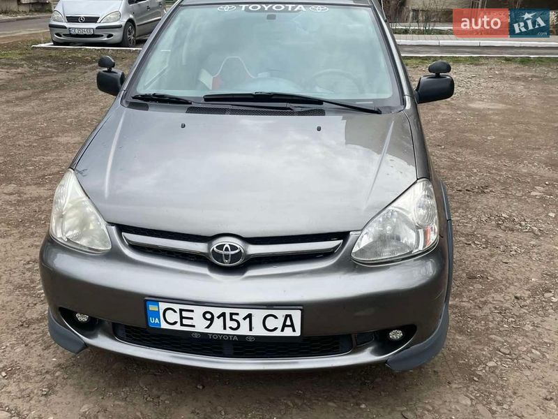 Хэтчбек Toyota Echo 2003 в Сторожинце
