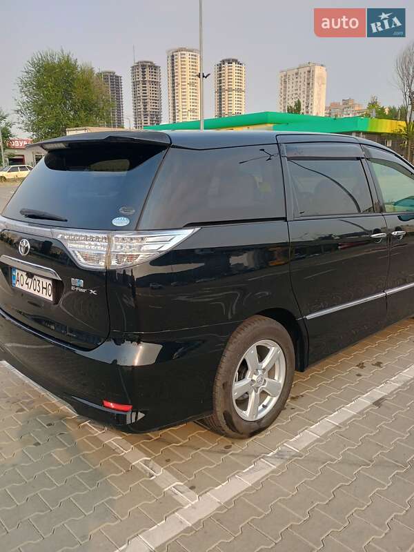 Мінівен Toyota Estima 2010 в Києві