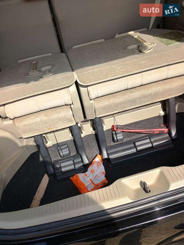 Мінівен Toyota Estima 2010 в Києві