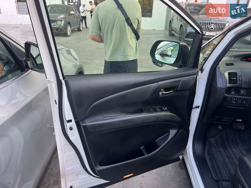 Минивэн Toyota Estima 2014 в Киеве фото 25 Минивэн Toyota Estima 2014 в Киеве