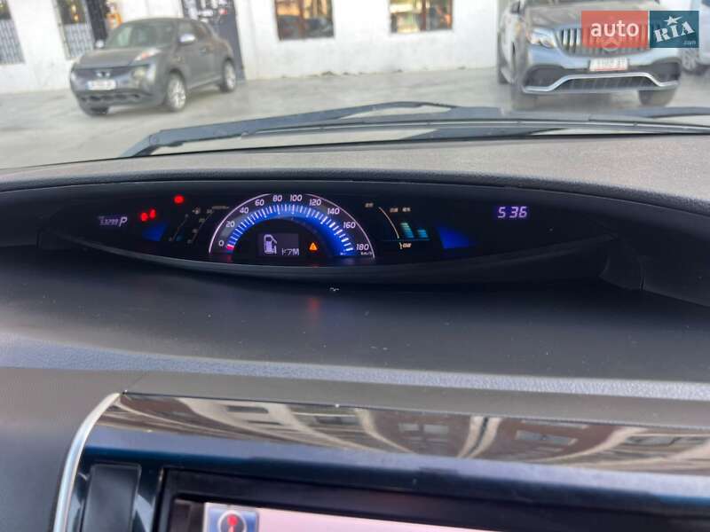 Минивэн Toyota Estima 2014 в Киеве фото 48 Минивэн Toyota Estima 2014 в Киеве