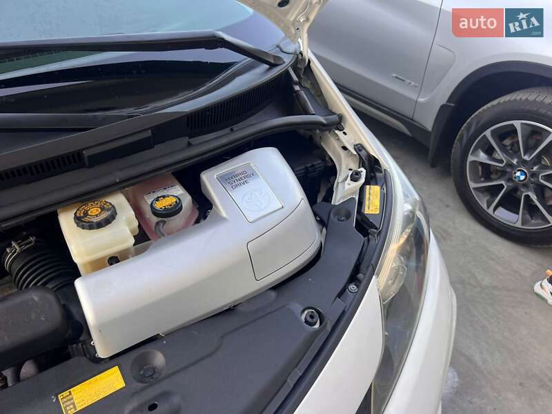 Минивэн Toyota Estima 2014 в Киеве фото 52 Минивэн Toyota Estima 2014 в Киеве