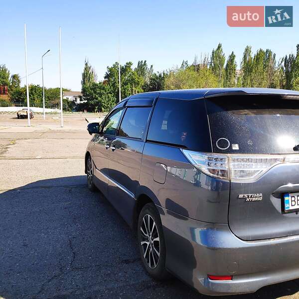 Минивэн Toyota Estima 2013 в Николаеве