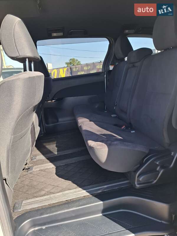 Минивэн Toyota Estima 2017 в Киеве фото 4 Минивэн Toyota Estima 2017 в Киеве