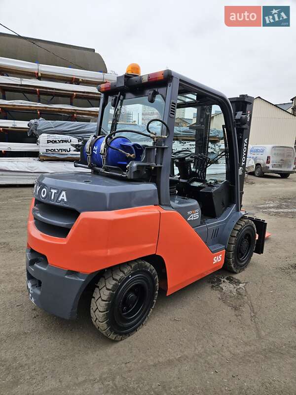 Вилочный погрузчик Toyota FG 2019 в Киеве фото 2 Вилочный погрузчик Toyota FG 2019 в Киеве
