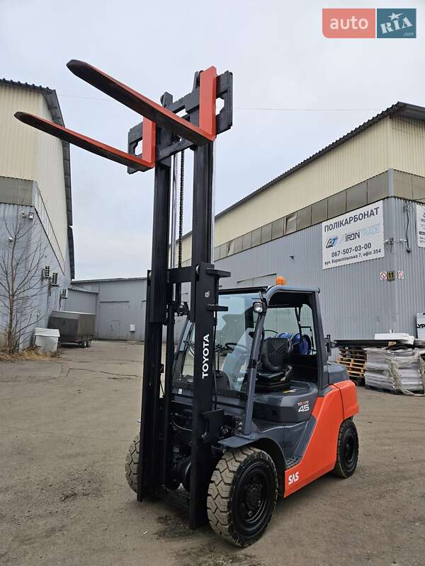 Вилочный погрузчик Toyota FG 2019 в Киеве фото 21 Вилочный погрузчик Toyota FG 2019 в Киеве
