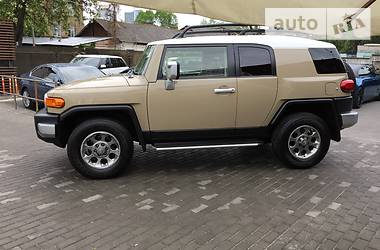 Внедорожник / Кроссовер Toyota FJ Cruiser 2013 в Киеве