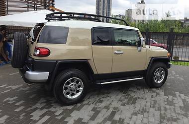 Внедорожник / Кроссовер Toyota FJ Cruiser 2013 в Киеве