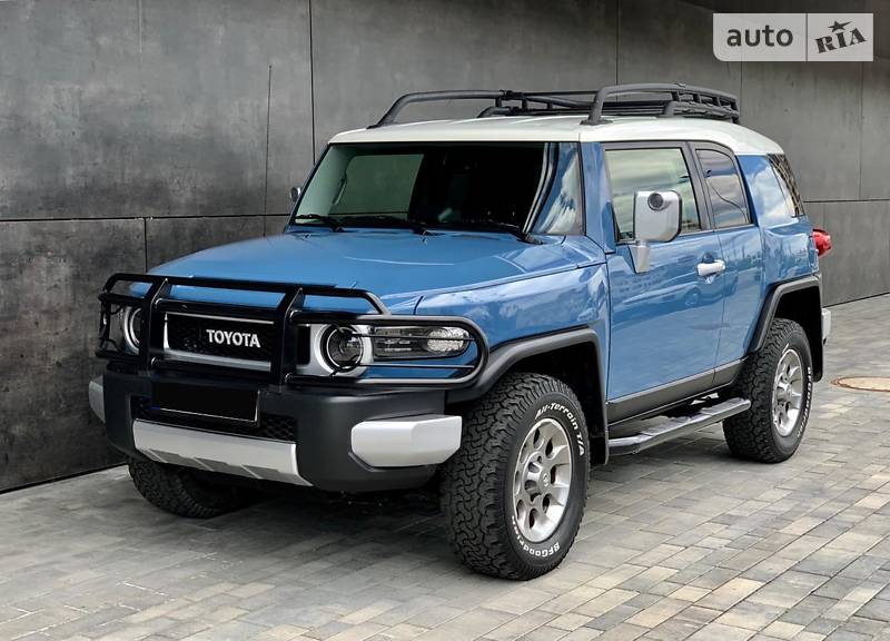 Внедорожник тойота fj cruiser