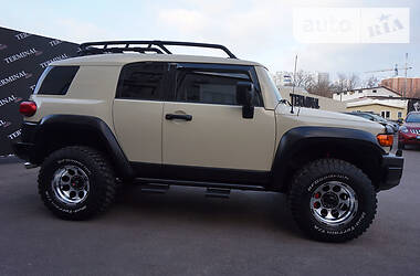 Позашляховик / Кросовер Toyota FJ Cruiser 2010 в Одесі