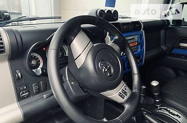 Позашляховик / Кросовер Toyota FJ Cruiser 2006 в 