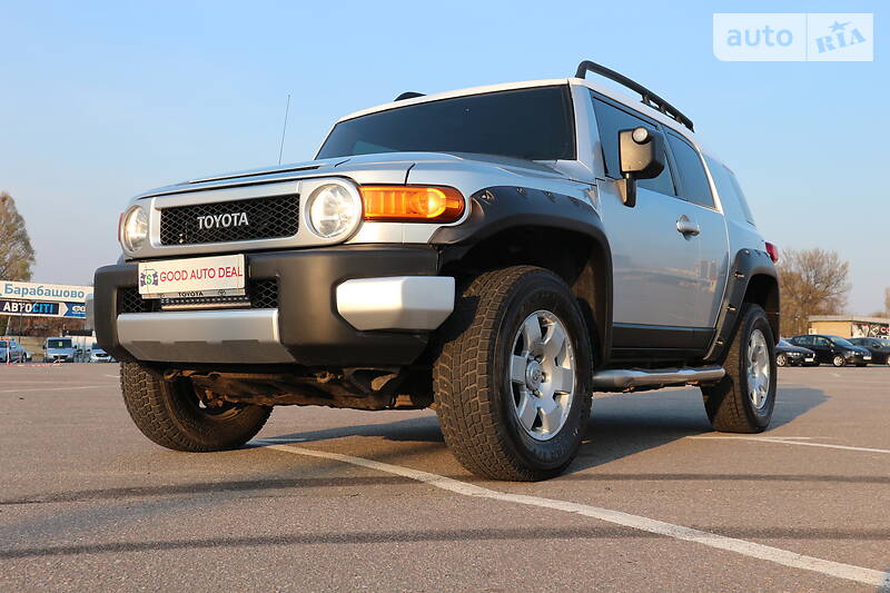 Позашляховик / Кросовер Toyota FJ Cruiser 2007 в 