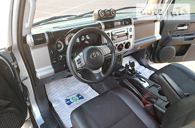 Позашляховик / Кросовер Toyota FJ Cruiser 2007 в 