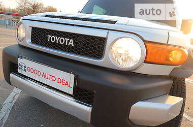 Позашляховик / Кросовер Toyota FJ Cruiser 2007 в 