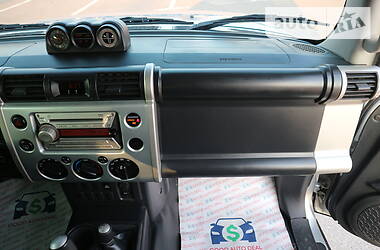 Позашляховик / Кросовер Toyota FJ Cruiser 2007 в 