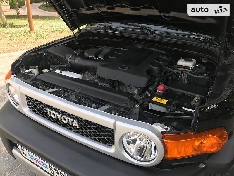 Позашляховик / Кросовер Toyota FJ Cruiser 2016 в Києві фото 5 Позашляховик / Кросовер Toyota FJ Cruiser 2016 в Києві