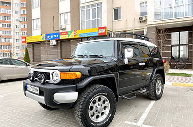 Внедорожник / Кроссовер Toyota FJ Cruiser 2013 в Киеве